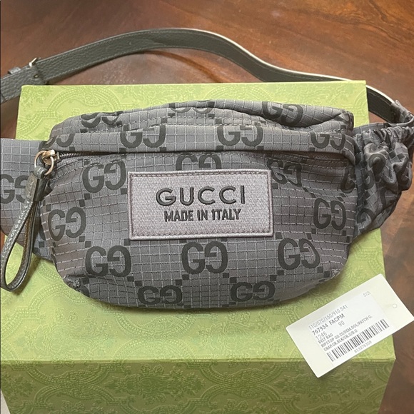 Gucci Unisex Gray GG Monogram Belt Bag - Picture 1 of 5